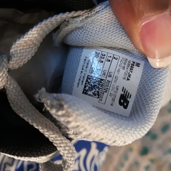 Grey and green New Balance - Picture 5 of 6